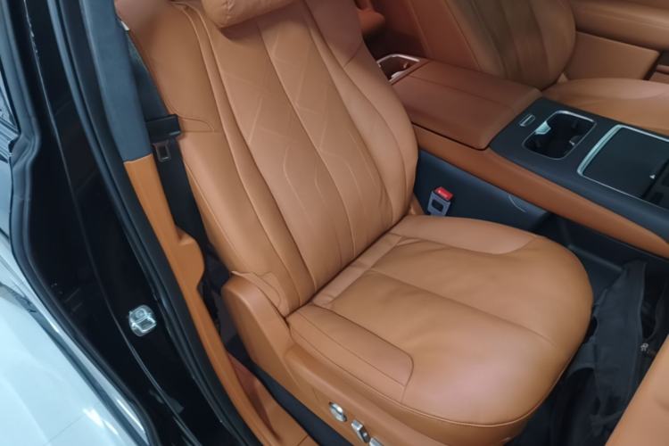 Used Buick Envision Family 2026 Luxury Edition Right Front Seat