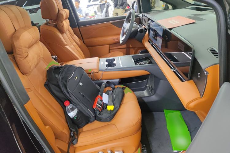 Used Buick Envision Family 2026 Luxury Edition Right Front Seat
