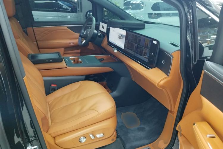Used Buick Envision Family 2026 Luxury Edition Right Front Seat