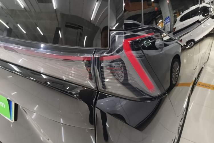 Used Buick Envision Family 2026 Luxury Edition Right Rear Taillight