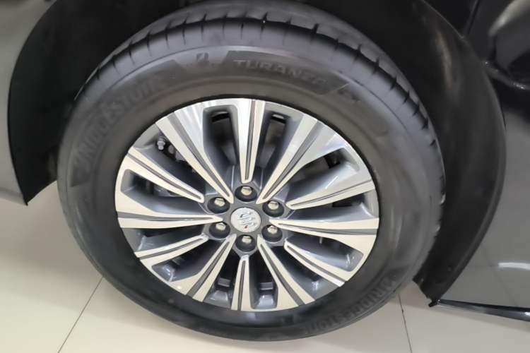 Used Buick Envision Family 2026 Model Wanjia Version Right Rear Wheel Hub