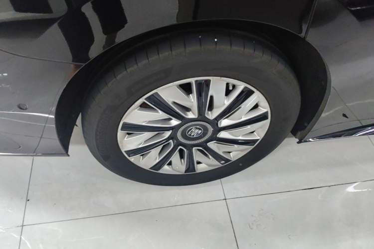 Used Buick Envision Family 2026 Luxury Edition Right Rear Wheel Hub