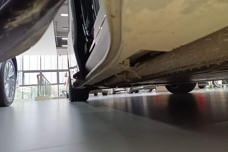 Used Buick Envision Family 2026 Luxury Edition Right Side Sill