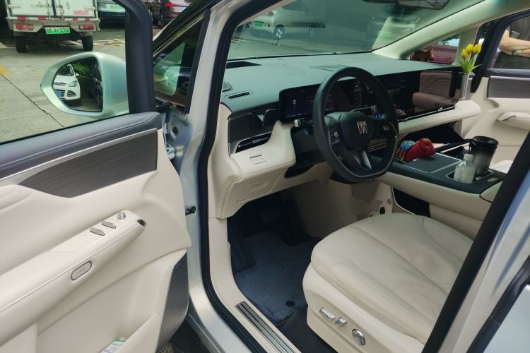 Used Buick Envision Family 2026 Luxury Edition Driver Seat