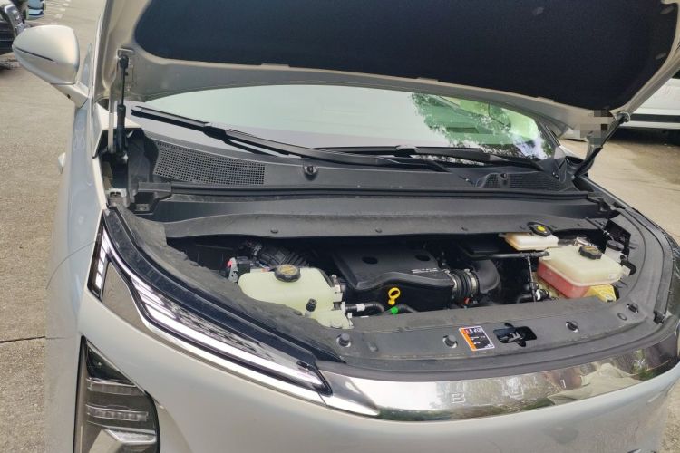 Used Buick Envision Family 2026 Luxury Edition Engine Bay Right