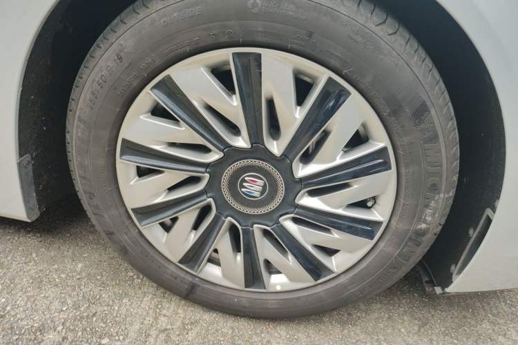 Used Buick Envision Family 2026 Luxury Edition Right Front Wheel Hub