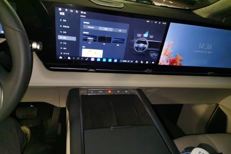 Used Buick Envision Family 2026 Luxury Edition Audio And AC Panel