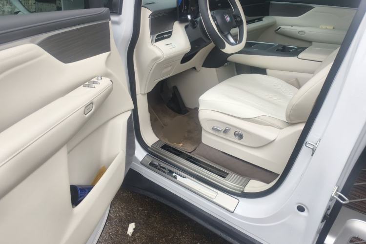 Used Buick Envision Family 2026 Luxury Edition Driver Seat
