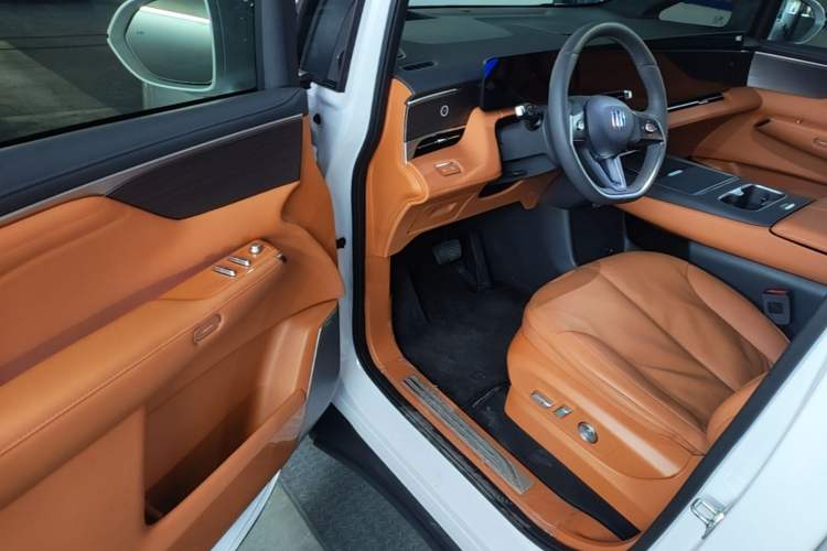 Used Buick Envision Family 2026 Luxury Edition Driver Seat