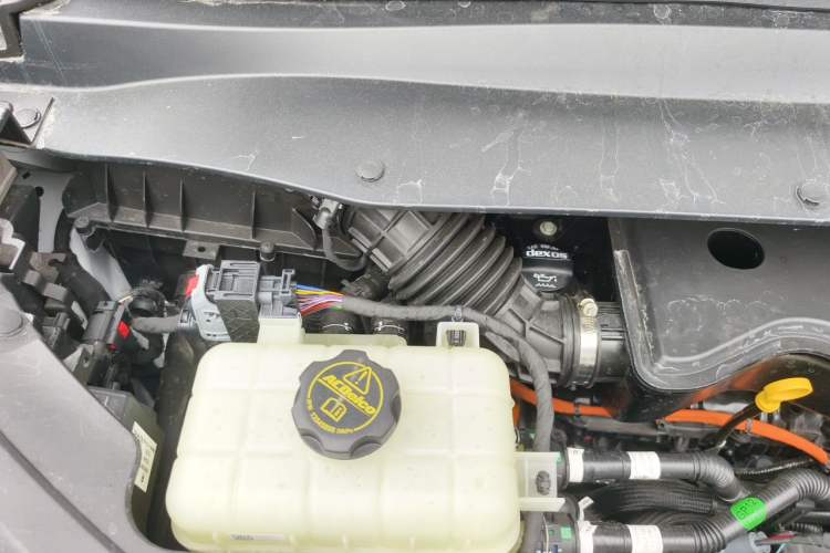 Used Buick Envision Family 2026 Luxury Edition Engine Bay Right
