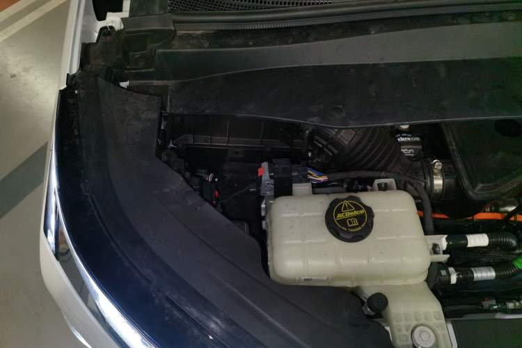 Used Buick Envision Family 2026 Luxury Edition Engine Bay Right