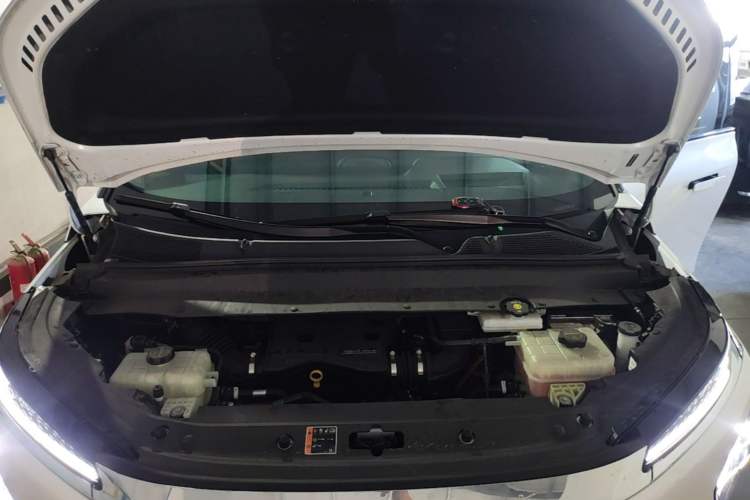 Used Buick Envision Family 2026 Luxury Edition Engine Bay