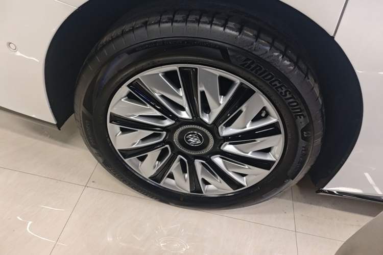 Used Buick Envision Family 2026 Luxury Edition Exterior 5