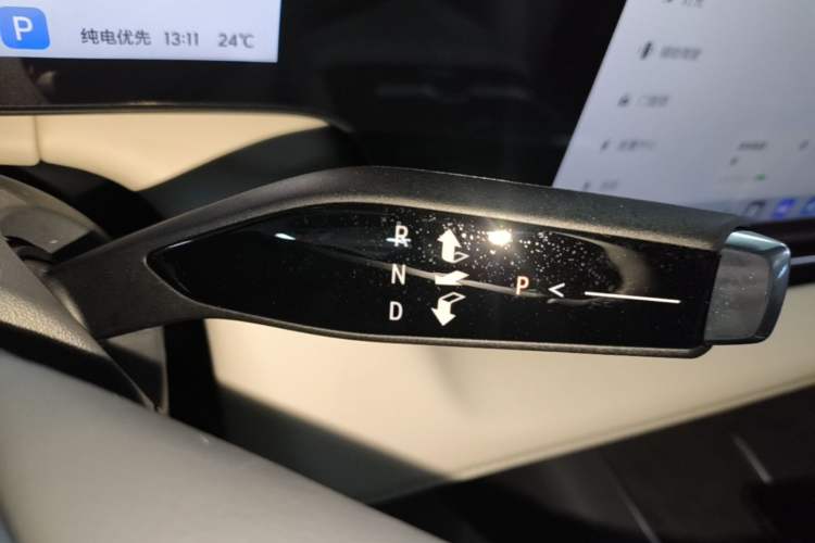 Used Buick Envision Family 2026 Luxury Edition Gear Lever