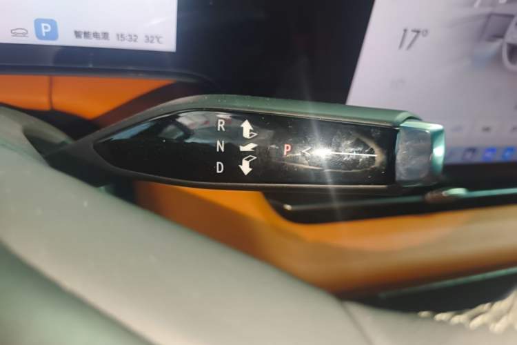Used Buick Envision Family 2026 Luxury Edition Gear Lever