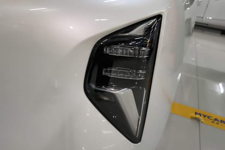 Used Buick Envision Family 2026 Luxury Edition Left Front Headlight