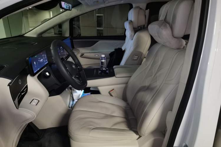Used Buick Envision Family 2026 Luxury Edition Left Front Seat