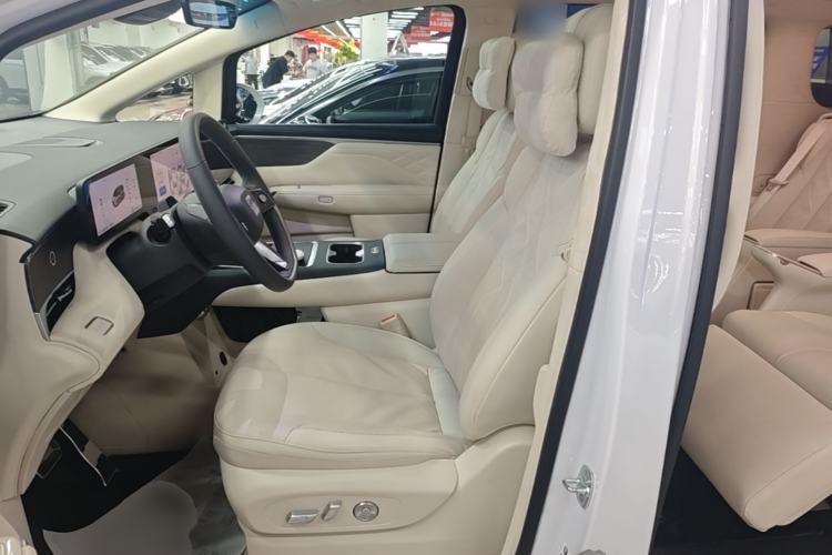 Used Buick Envision Family 2026 Luxury Edition Left Front Seat
