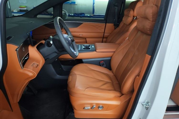 Used Buick Envision Family 2026 Luxury Edition Left Front Seat