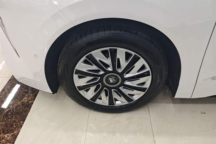 Used Buick Envision Family 2026 Luxury Edition Left Front Wheel Hub