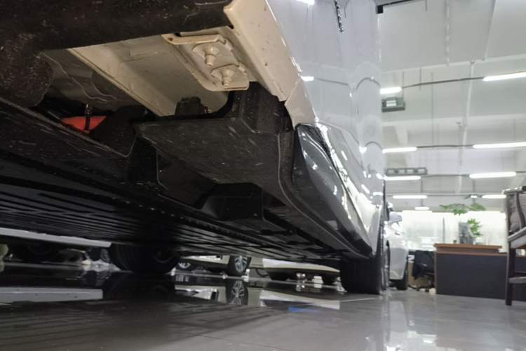 Used Buick Envision Family 2026 Luxury Edition Left Side Sill