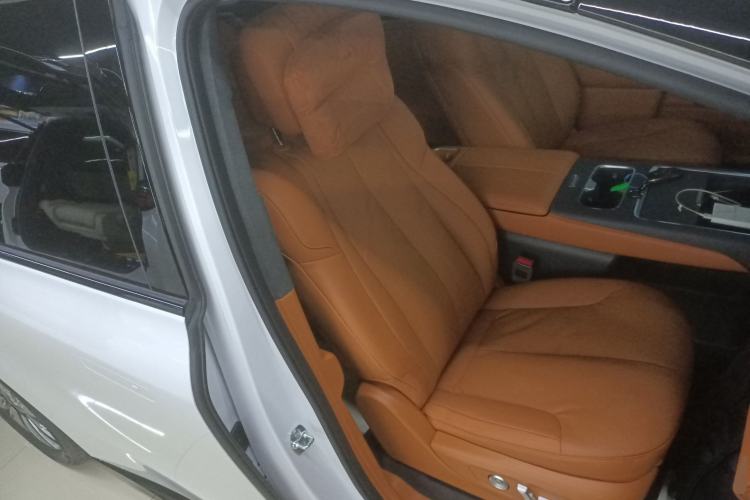 Used Buick Envision Family 2026 Luxury Edition Right Front Seat