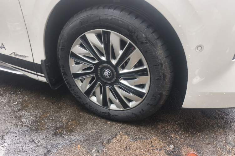 Used Buick Envision Family 2026 Luxury Edition Right Front Wheel Hub