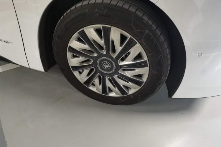Used Buick Envision Family 2026 Luxury Edition Right Front Wheel Hub