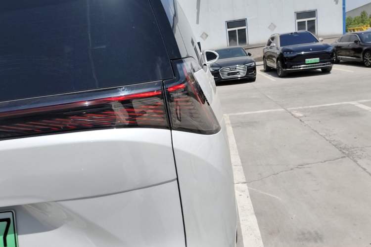Used Buick Envision Family 2026 Luxury Edition Right Rear Taillight
