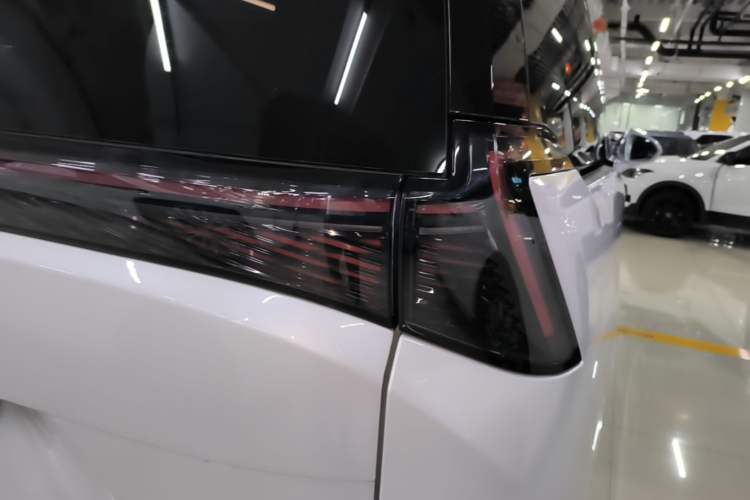 Used Buick Envision Family 2026 Luxury Edition Right Rear Taillight