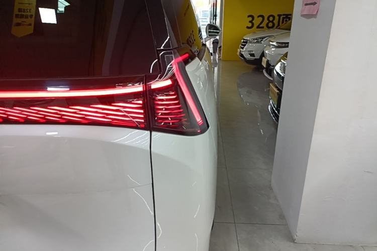 Used Buick Envision Family 2026 Luxury Edition Right Rear Taillight
