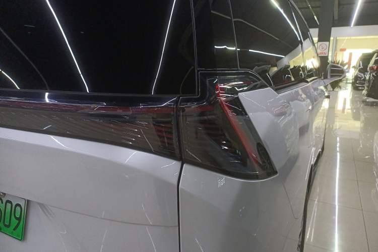 Used Buick Envision Family 2026 Luxury Edition Right Rear Taillight