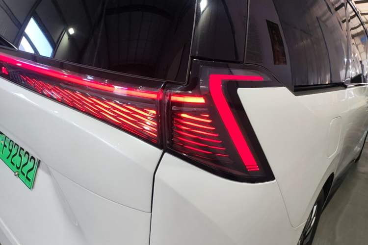 Used Buick Envision Family 2026 Luxury Edition Right Rear Taillight