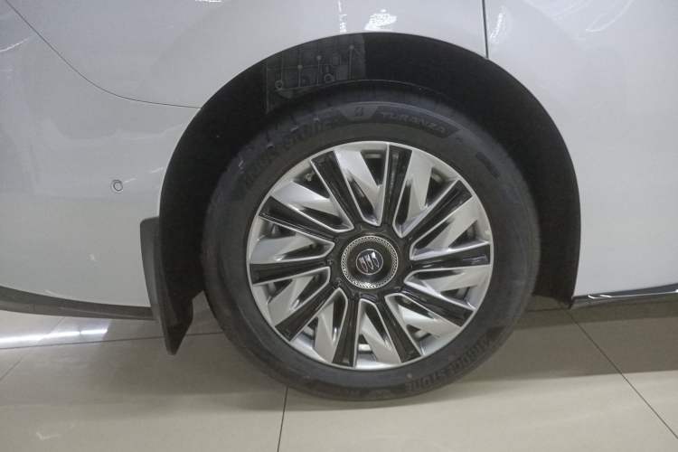 Used Buick Envision Family 2026 Luxury Edition Right Rear Wheel Hub
