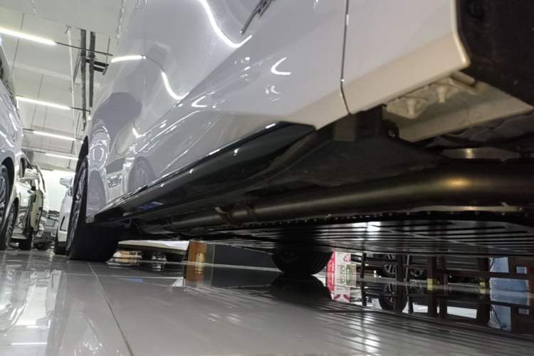 Used Buick Envision Family 2026 Luxury Edition Right Side Sill