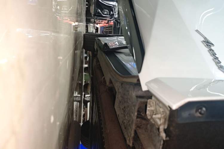 Used Buick Envision Family 2026 Luxury Edition Right Side Sill
