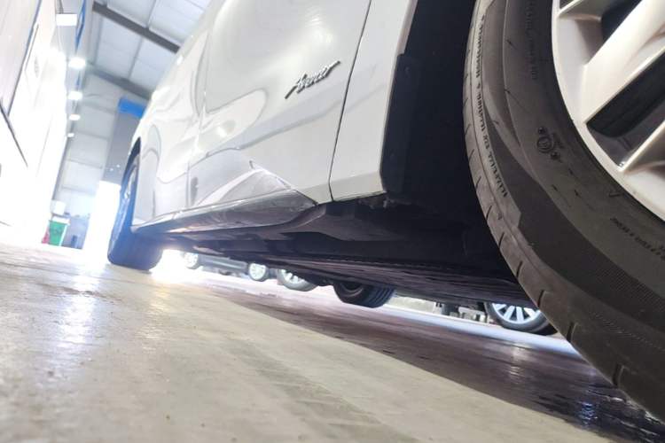 Used Buick Envision Family 2026 Luxury Edition Right Side Sill