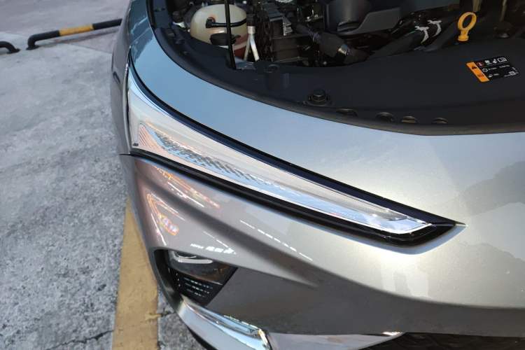 Used Buick Envista 2022 1.5T GS Fuel-Efficient Version Right Front Headlight