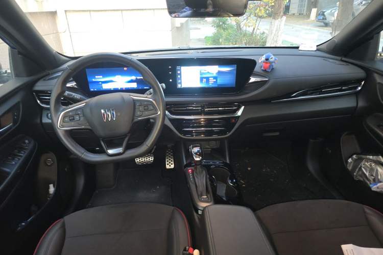 Used Buick Envista 2022 1.5T GS Fuel-Efficient Version Center Console