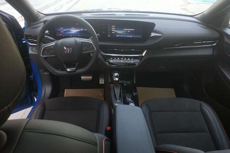 Used Buick Envista 2022 1.5T GS Fuel-Efficient Version Center Console