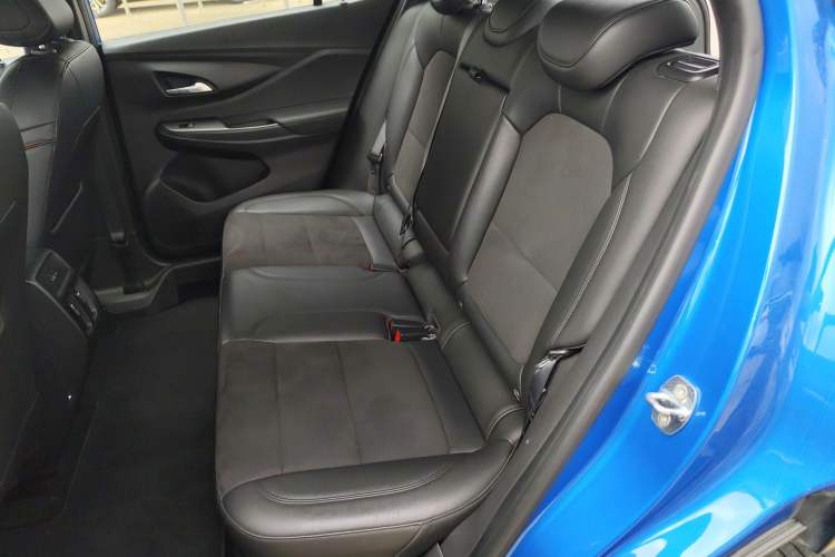 Used Buick Envista 2022 1.5T GS Fuel-Efficient Version Interior 4