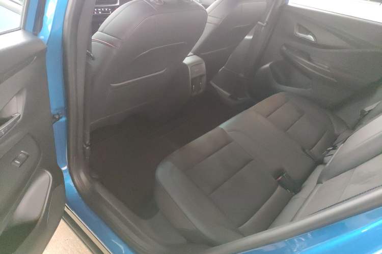 Used Buick Envista 2022 1.5T GS Fuel-Efficient Version Left Rear Seat