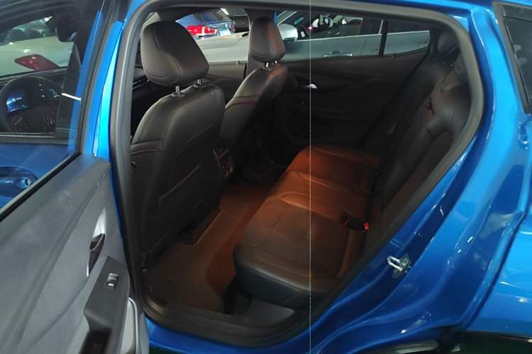 Used Buick Envista 2022 1.5T GS Fuel-Efficient Version Left Rear Seat