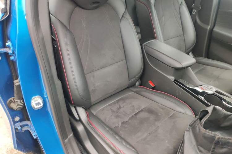 Used Buick Envista 2022 1.5T GS Fuel-Efficient Version Right Front Seat