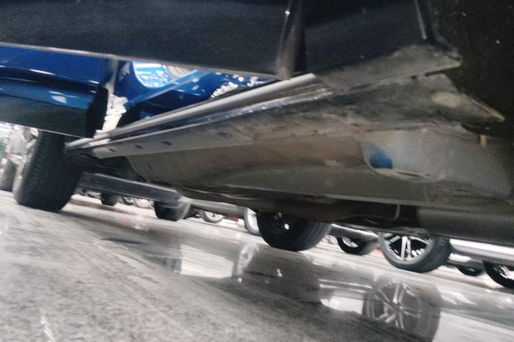 Used Buick Envista 2022 1.5T GS Fuel-Efficient Version Right Side Sill