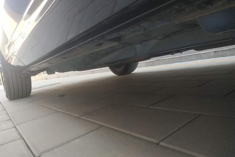 Used Buick Envista 2022 1.5T GS Fuel-Efficient Version Right Side Sill