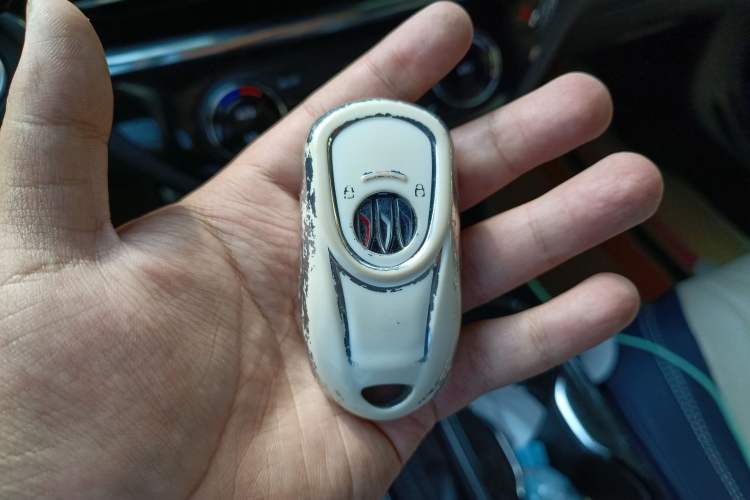 Used Buick Envista 2022 1.5T GS Trendy Ignition Edition Vehicle Key