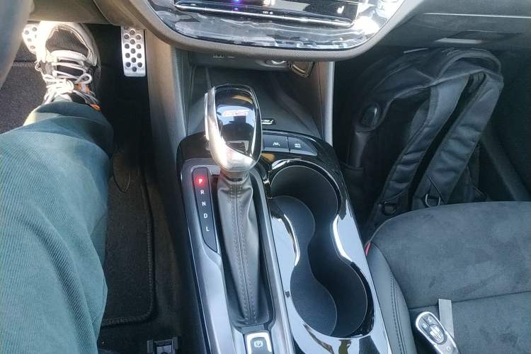 Used Buick Envista 2022 1.5T GS Fuel-Efficient Version Gear Lever