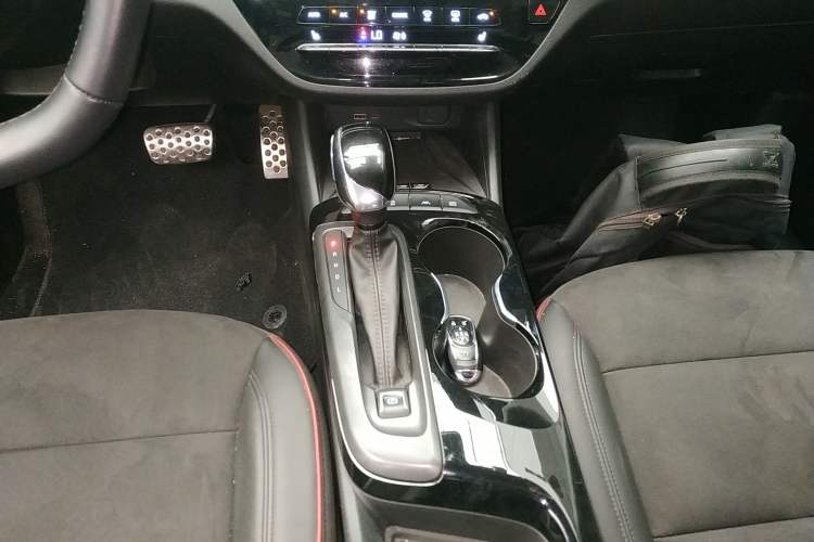 Used Buick Envista 2022 1.5T GS Fuel-Efficient Version Gear Lever