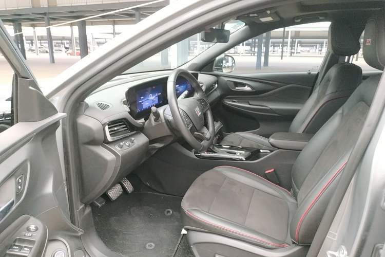 Used Buick Envista 2022 1.5T GS Fuel-Efficient Version Interior 3